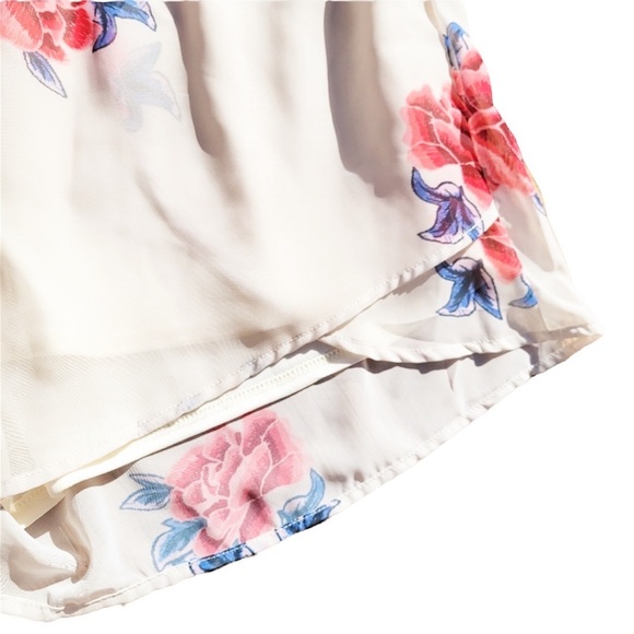 Peach Love California roses print Floral Chiffon Shorts ivory high waisted M - Picture 8 of 9
